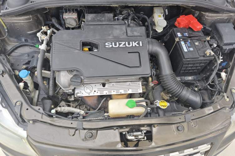 Used Suzuki SX4 2012 1.6L Automatic Ruiqi Model Engine Bay