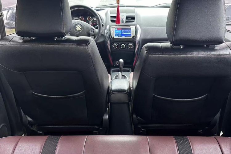 Used Suzuki SX4 2012 1.6L Automatic Ruiqi Model Exterior 4