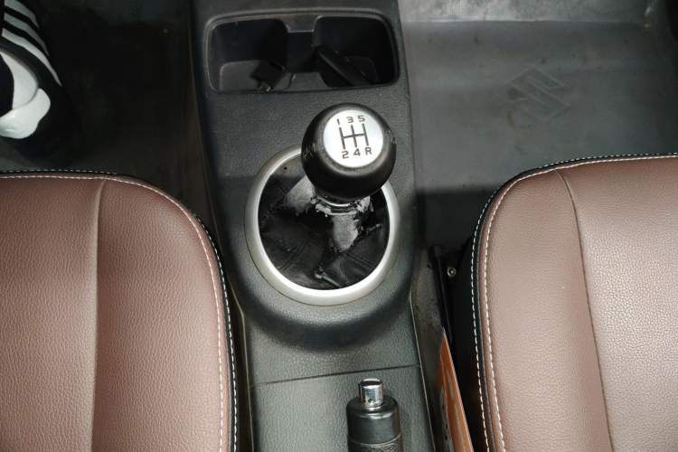 Used Suzuki SX4 2012 1.6L Manual Ruiqi Model Gear Lever