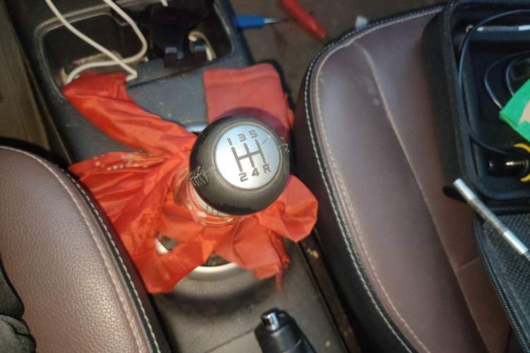 Used Suzuki SX4 2012 1.6L Manual Ruiqi Model Gear Lever