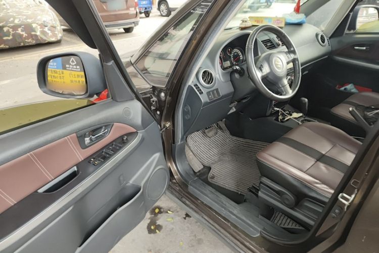 Used Suzuki SX4 2012 Ruiqi 1.8L Automatic Sport Model Interior 1