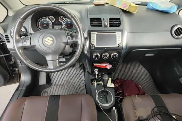 Used Suzuki SX4 2012 Ruiqi 1.8L Automatic Sport Model Interior 3