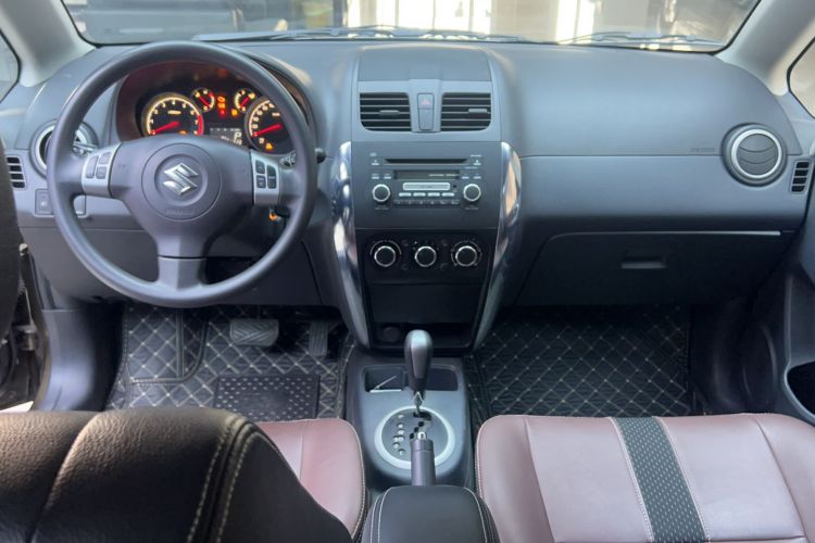 Used Suzuki SX4 2012 1.6L Automatic Ruiqi Model Interior 3