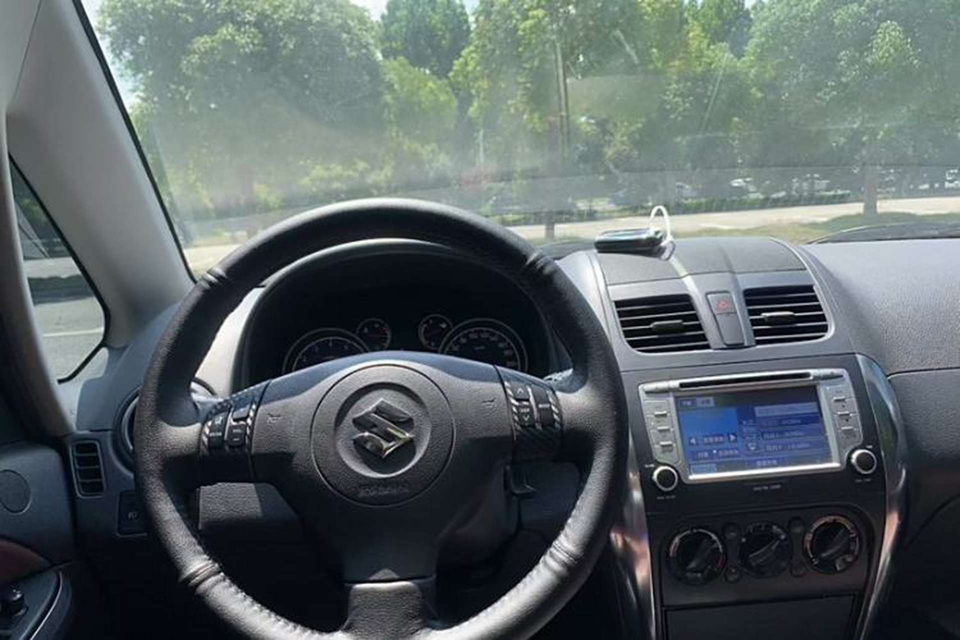 Used Suzuki SX4 2012 1.6L Automatic Ruiqi Model Interior 5