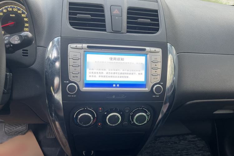 Used Suzuki SX4 2012 1.6L Automatic Ruiqi Model Interior 9