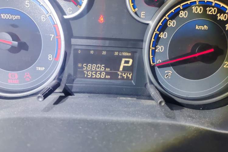 Used Suzuki SX4 2012 Ruiqi 1.8L Automatic Sport Model Odometer Close Up