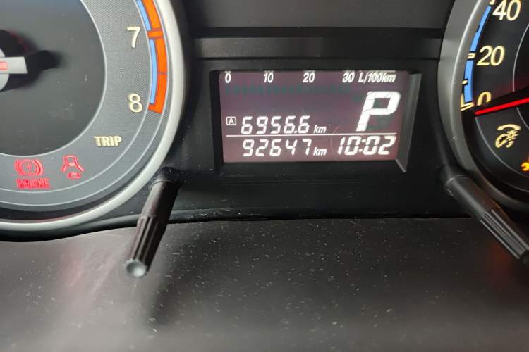 Used Suzuki SX4 2012 Ruiqi 1.8L Automatic Sport Model Odometer Close Up