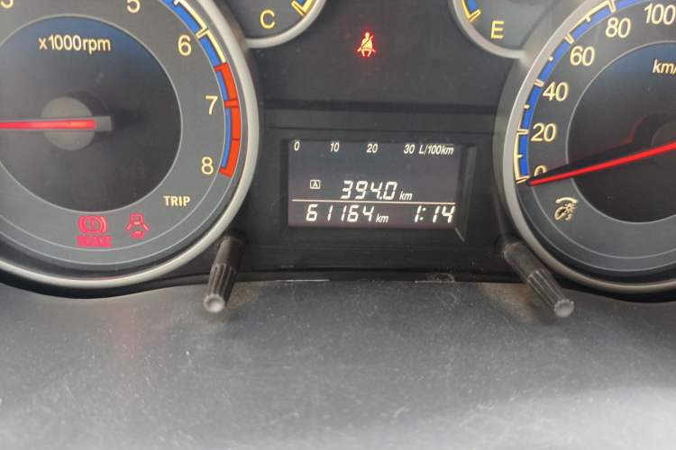Used Suzuki SX4 2012 1.6L Manual Ruiqi Model Odometer Close Up