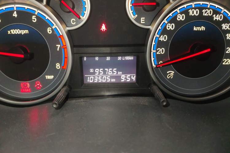 Used Suzuki SX4 2012 1.6L Manual Ruiqi Model Odometer Close Up