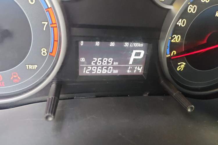 Used Suzuki SX4 2012 1.6L Automatic Ruiqi Model Odometer Close Up
