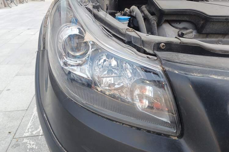 Used Suzuki SX4 2012 1.6L Automatic Ruiqi Model Right Front Headlight