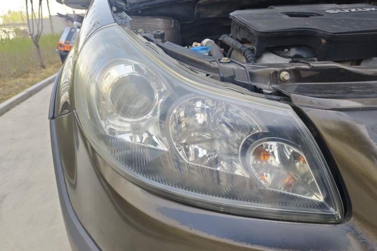 Used Suzuki SX4 2012 1.6L Automatic Ruiqi Model Right Front Headlight