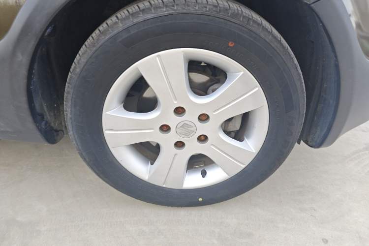 Used Suzuki SX4 2012 1.6L Automatic Ruiqi Model Right Front Wheel Hub