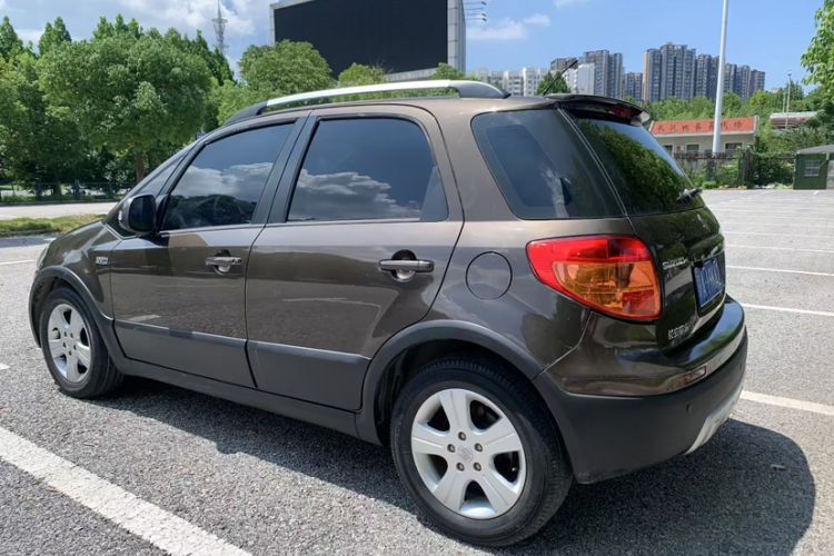 Used Suzuki SX4 2012 1.6L Automatic Ruiqi Model Roof