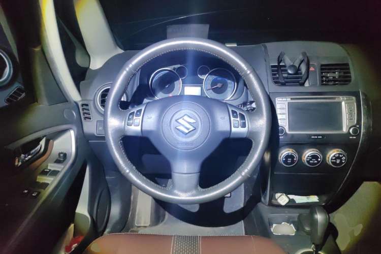 Used Suzuki SX4 2012 Ruiqi 1.8L Automatic Sport Model Steering Wheel
