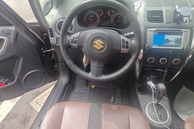 Used Suzuki SX4 2012 1.6L Automatic Ruiqi Model Steering Wheel