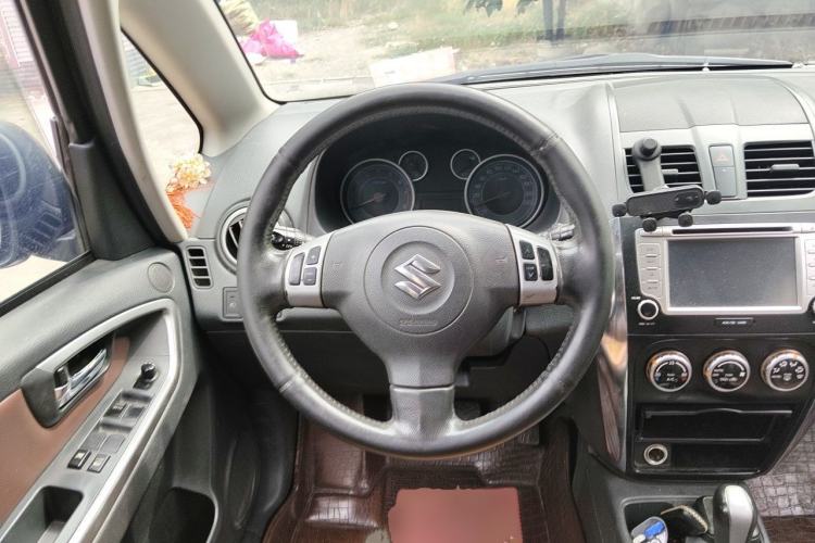 Used Suzuki SX4 2012 Ruiqi 1.8L Automatic Sport Model Steering Wheel