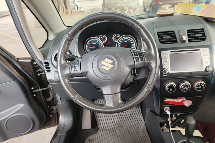 Used Suzuki SX4 2012 Ruiqi 1.8L Automatic Sport Model Steering Wheel