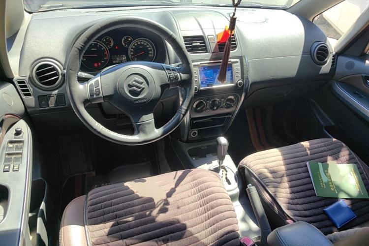 Used Suzuki SX4 2012 1.6L Automatic Ruiqi Model Steering Wheel