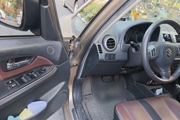 Used Suzuki SX4 2012 1.6L Automatic Ruiqi Model Driver Seat