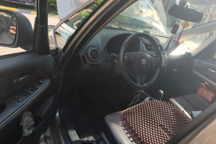 Used Suzuki SX4 2012 1.6L Automatic Ruiqi Model Driver Seat