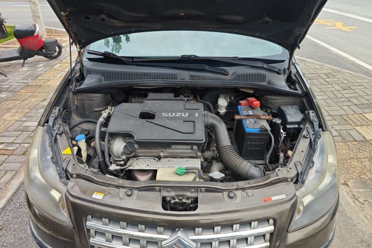 Used Suzuki SX4 2012 1.6L Manual Ruiqi Model Engine Bay