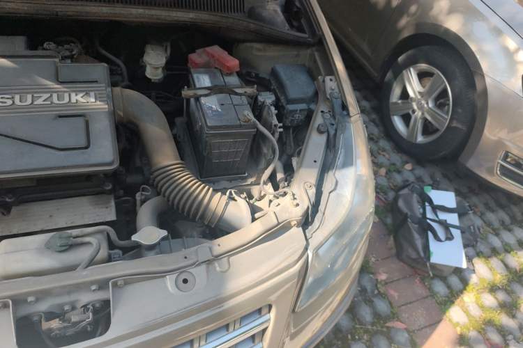 Used Suzuki SX4 2012 1.6L Automatic Ruiqi Model Engine Bay Left