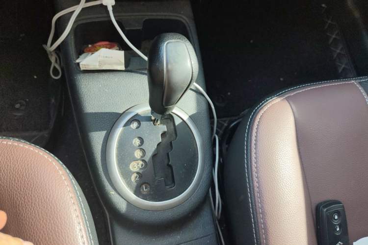 Used Suzuki SX4 2012 1.6L Automatic Ruiqi Model Gear Lever