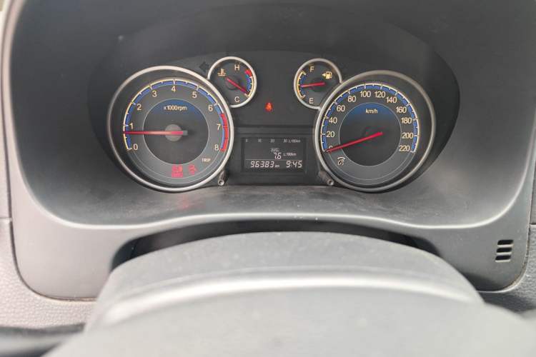 Used Suzuki SX4 2012 1.6L Manual Ruiqi Model Odometer Close Up