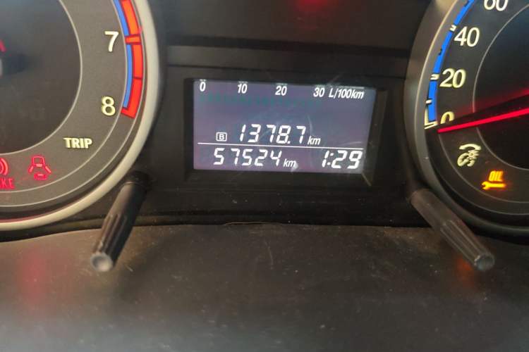 Used Suzuki SX4 2012 1.6L Manual Ruiqi Model Odometer Close Up