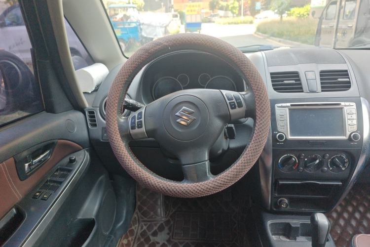 Used Suzuki SX4 2012 1.6L Automatic Ruiqi Model Steering Wheel