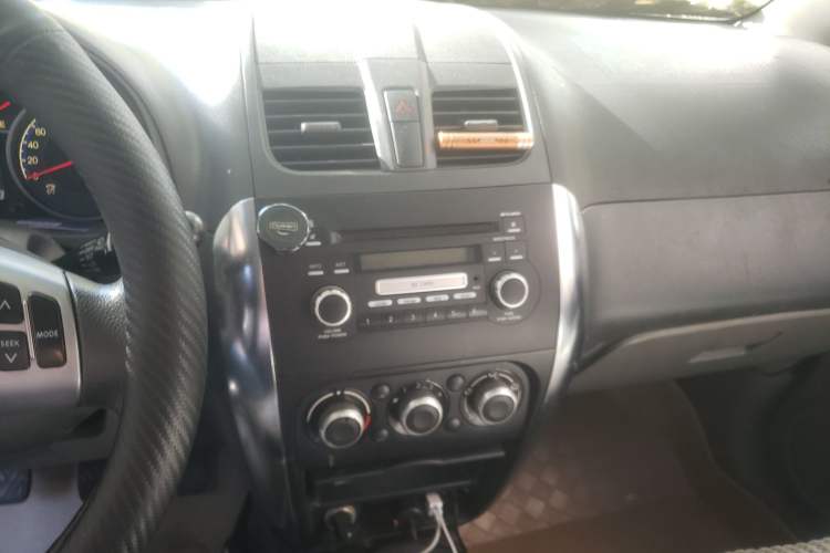 Used Suzuki SX4 2012 1.6L Manual Ruiqi Model Audio And AC Panel