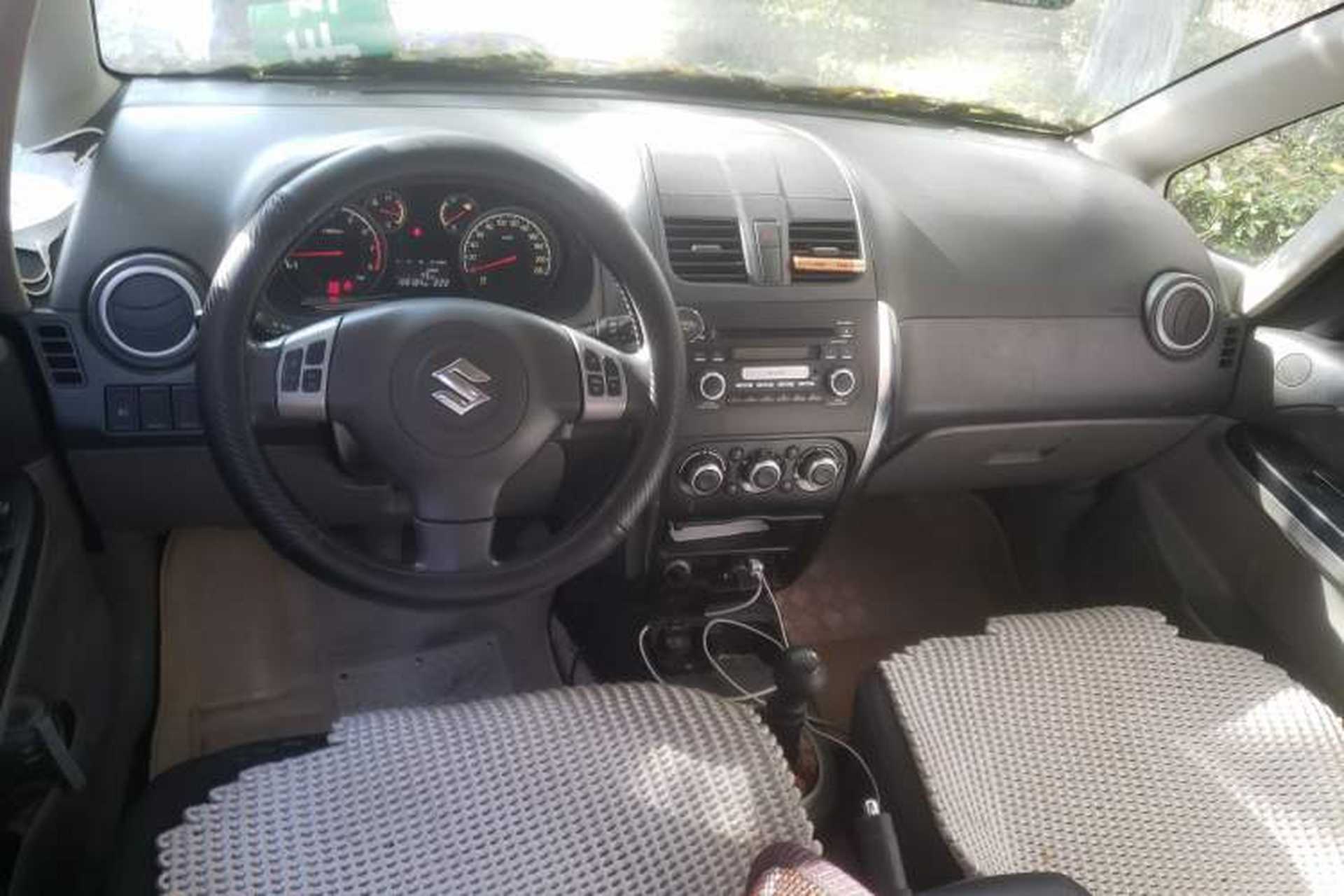 Used Suzuki SX4 2012 1.6L Manual Ruiqi Model Center Console