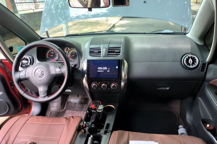 Used Suzuki SX4 2012 1.6L Automatic Ruiqi Model Center Console
