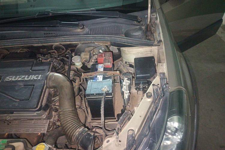 Used Suzuki SX4 2012 1.6L Automatic Ruiqi Model Engine Bay Left