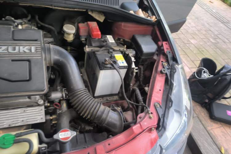 Used Suzuki SX4 2012 1.6L Automatic Ruiqi Model Engine Bay Left