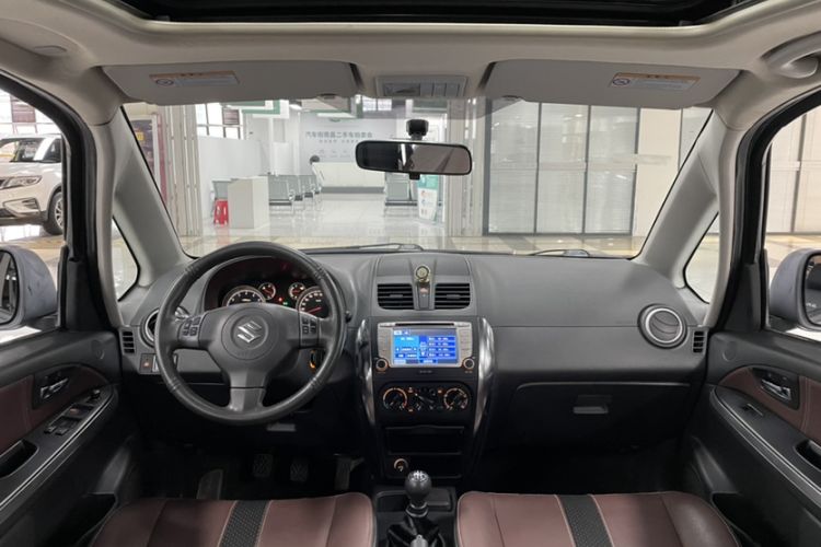 Used Suzuki SX4 2012 1.6L Manual Ruiqi Model Interior 1