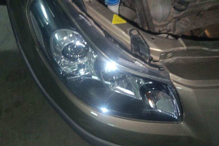 Used Suzuki SX4 2012 1.6L Automatic Ruiqi Model Right Front Headlight