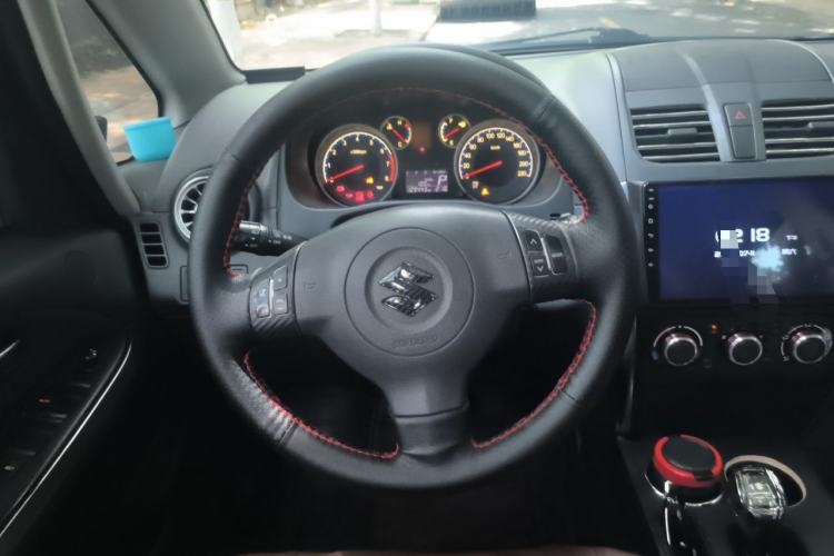 Used Suzuki SX4 2012 1.6L Automatic Ruiqi Model Steering Wheel
