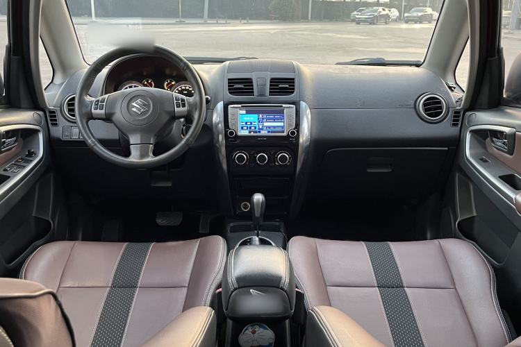Used Suzuki SX4 2012 1.6L Automatic Ruiqi Model Interior 1