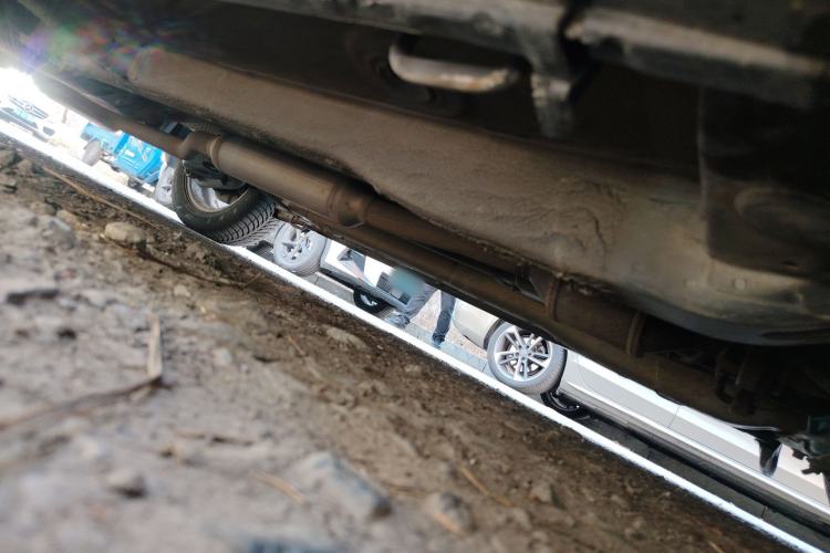 Used Suzuki SX4 2012 1.6L Manual Ruiqi Model Chassis Front Right