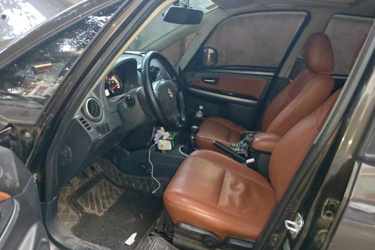 Used Suzuki SX4 2012 1.6L Manual Ruiqi Model Driver Seat