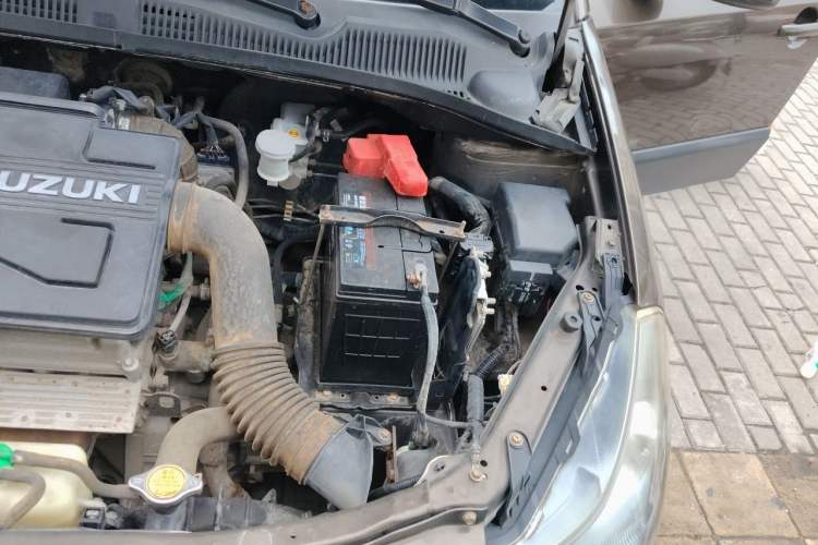 Used Suzuki SX4 2012 1.6L Manual Ruiqi Model Engine Bay Left