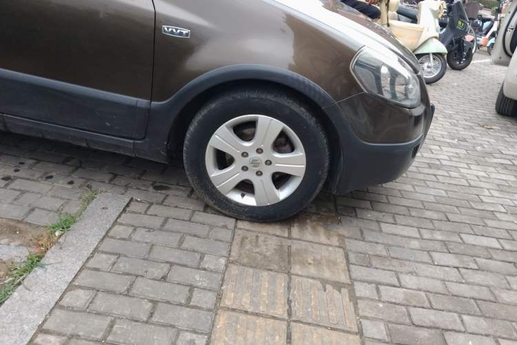 Used Suzuki SX4 2012 1.6L Manual Ruiqi Model Right Front Wheel Hub