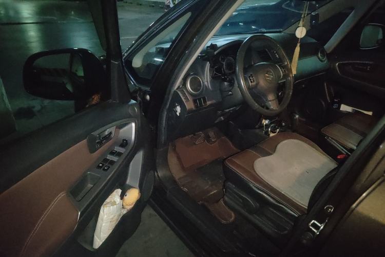 Used Suzuki SX4 2012 1.6L Automatic Ruiqi Model Driver Seat