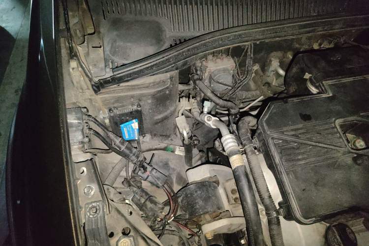 Used Suzuki SX4 2012 1.6L Automatic Ruiqi Model Engine Bay Right