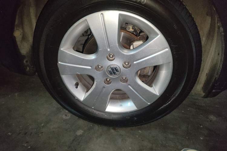 Used Suzuki SX4 2012 1.6L Automatic Ruiqi Model Right Front Wheel Hub