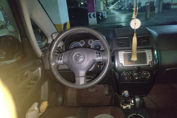 Used Suzuki SX4 2012 1.6L Automatic Ruiqi Model Steering Wheel
