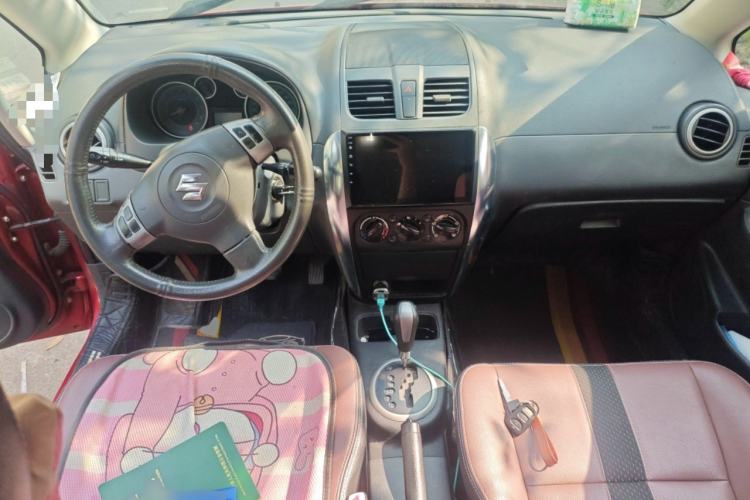 Used Suzuki SX4 2012 1.6L Automatic Ruiqi Model Center Console