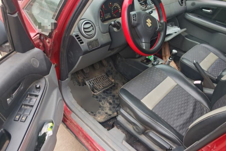 Used Suzuki SX4 2012 1.6L Manual Ruiqi Model Driver Seat